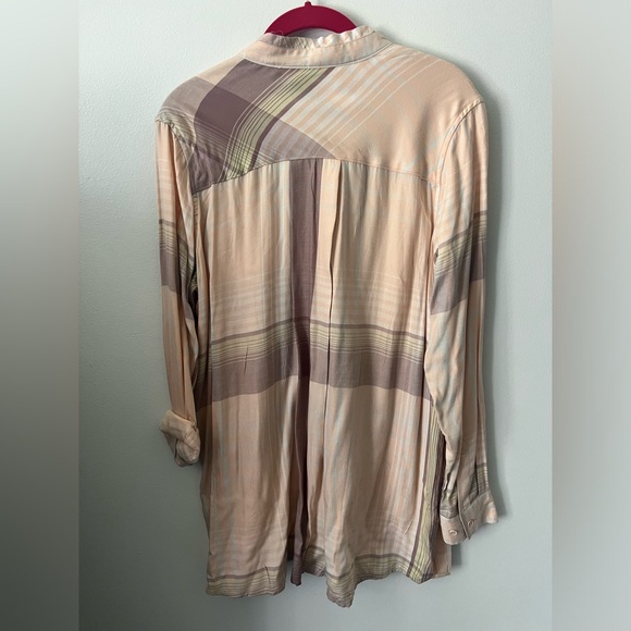 Melissa McCarthy women’s button down shirt size Medium - Picture 3 of 4